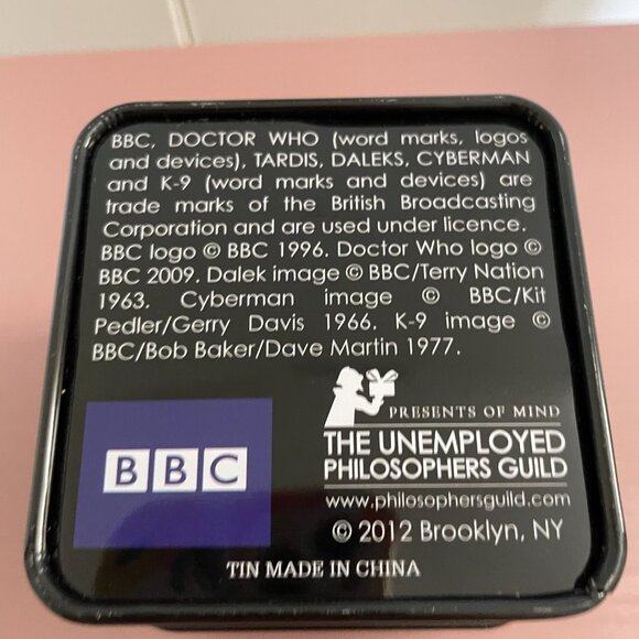 Tardis Dr Who Watch With Box from the Unemployed Philosopher's Guild - Picture 3 of 16